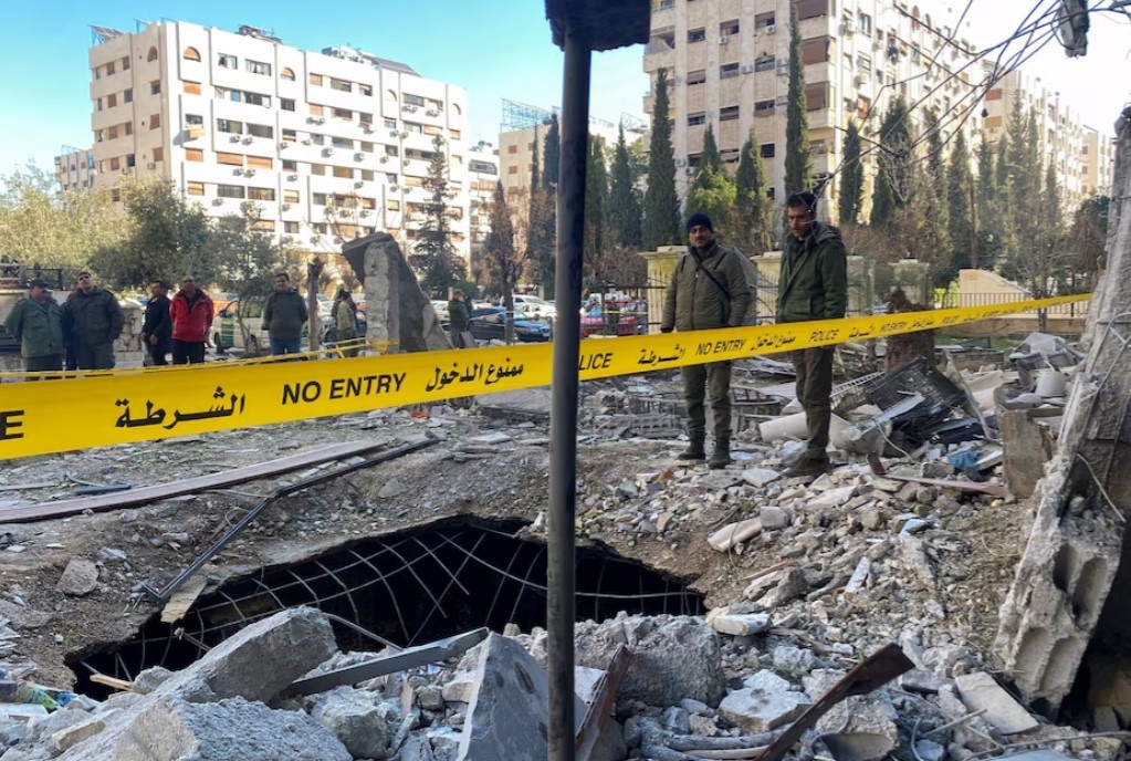 Israel tiến hành hơn 20 cuộc không kích vào Syria